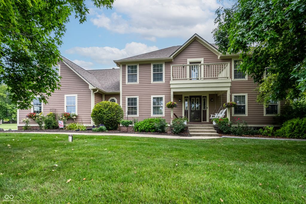 2584 E Fairway Village Drive, Greenfield, IN 46140