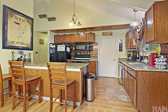 214 Augusta Drive, Mchenry, IL 60050
