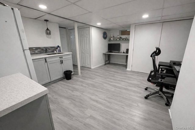 289 Roselle Street, Mineola, NY 11501