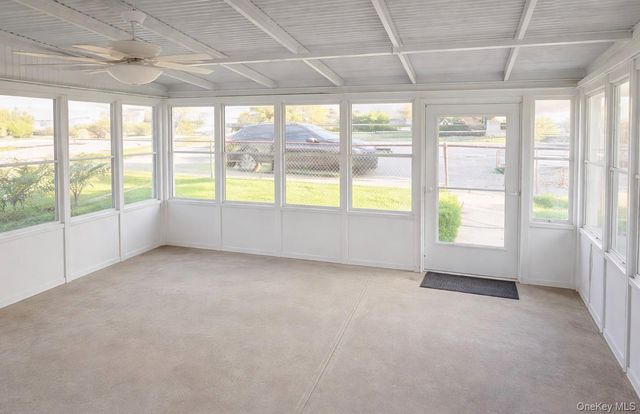 289 Roselle Street, Mineola, NY 11501