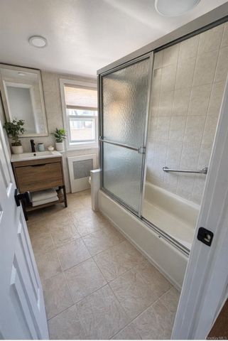 289 Roselle Street, Mineola, NY 11501