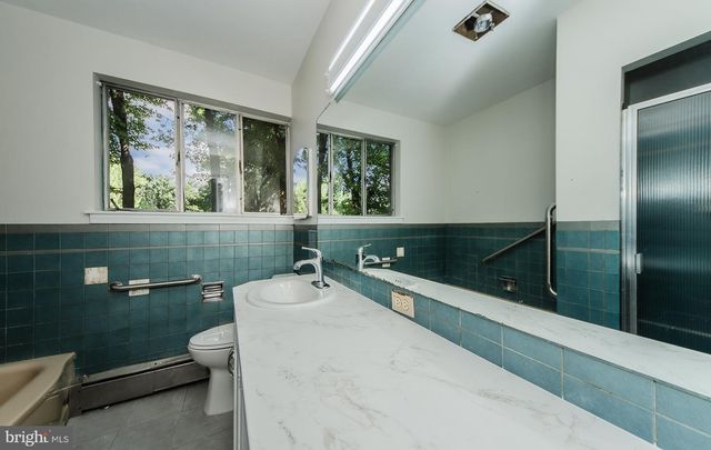 1421 21ST ST S, Arlington, VA 22202