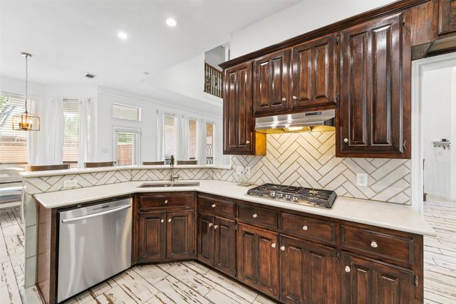 8901 Lakepointe Avenue, Rowlett, TX 75088