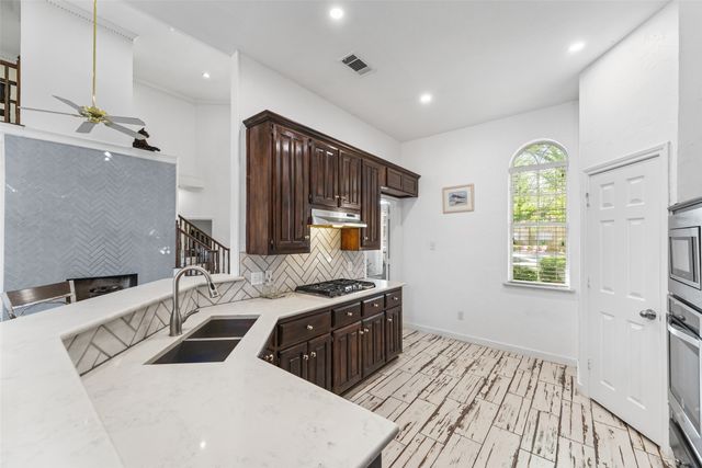 8901 Lakepointe Avenue, Rowlett, TX 75088