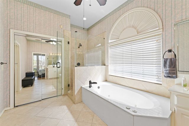 8901 Lakepointe Avenue, Rowlett, TX 75088