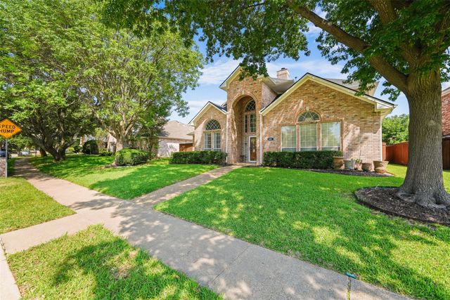 8901 Lakepointe Avenue, Rowlett, TX 75088