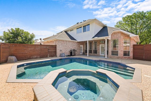 8901 Lakepointe Avenue, Rowlett, TX 75088