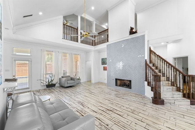 8901 Lakepointe Avenue, Rowlett, TX 75088