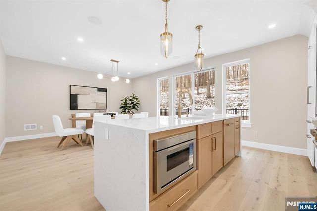 188 Broadway 5, Woodcliff Lake, NJ 07677