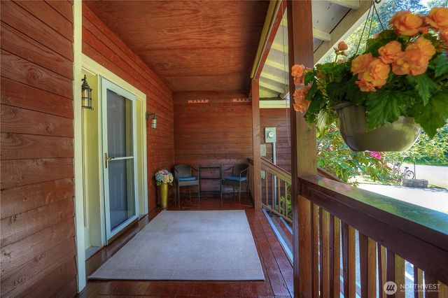 10717 Suncrest Drive, Anderson Island, WA 98303