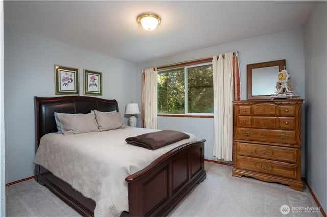 10717 Suncrest Drive, Anderson Island, WA 98303