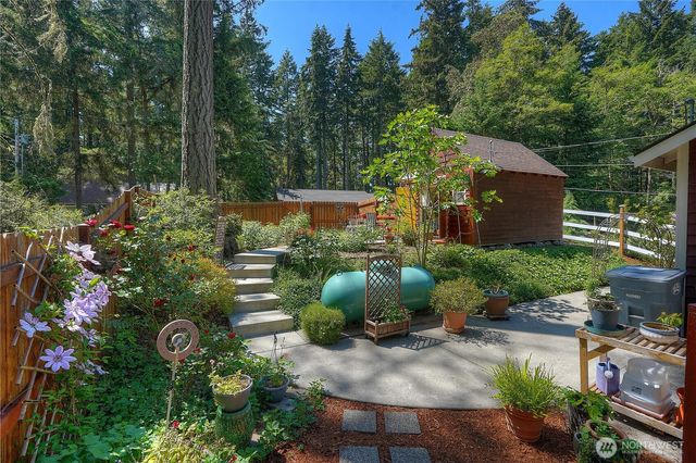 10717 Suncrest Drive, Anderson Island, WA 98303