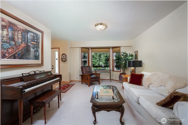 10717 Suncrest Drive, Anderson Island, WA 98303