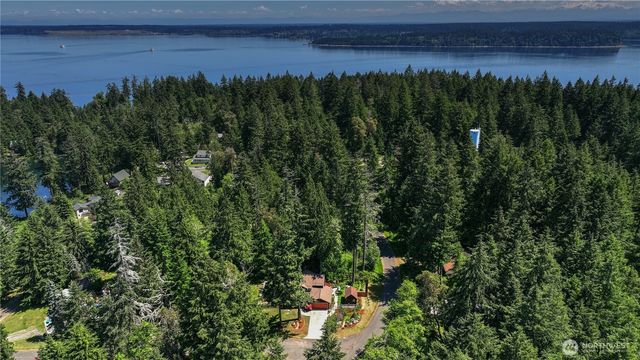 10717 Suncrest Drive, Anderson Island, WA 98303