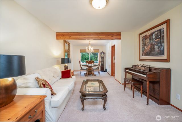10717 Suncrest Drive, Anderson Island, WA 98303