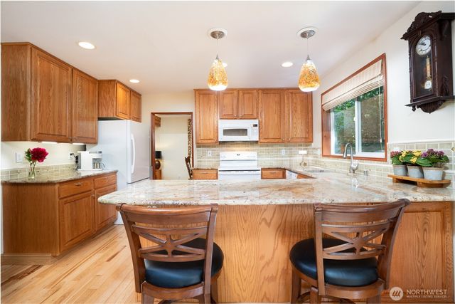 10717 Suncrest Drive, Anderson Island, WA 98303