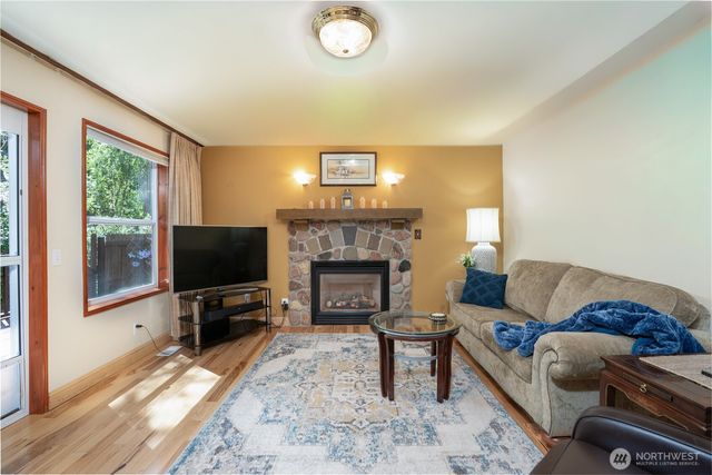 10717 Suncrest Drive, Anderson Island, WA 98303