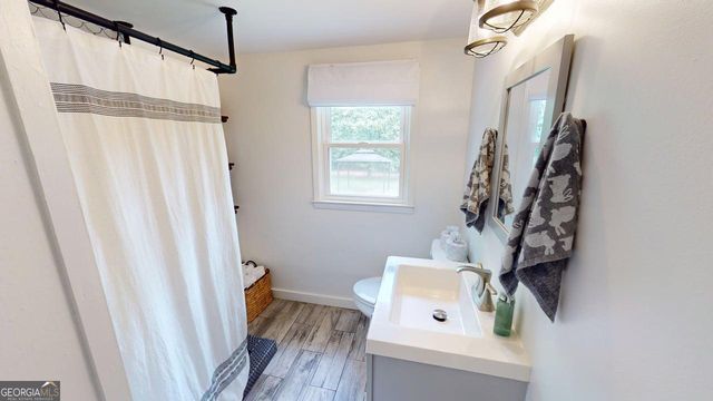 69 W Stephens Street, Winder, GA 30680