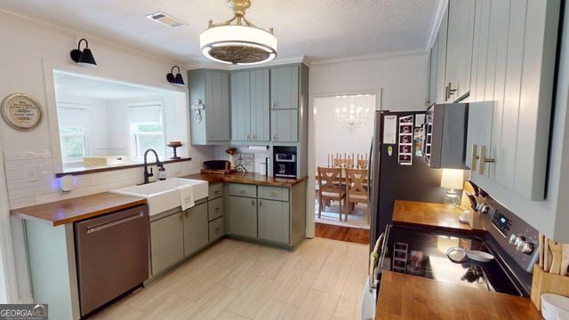 69 W Stephens Street, Winder, GA 30680