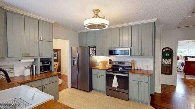 69 W Stephens Street, Winder, GA 30680