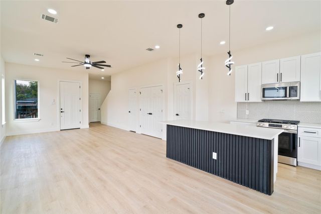 3210 A & B Retta Street, Houston, TX 77026