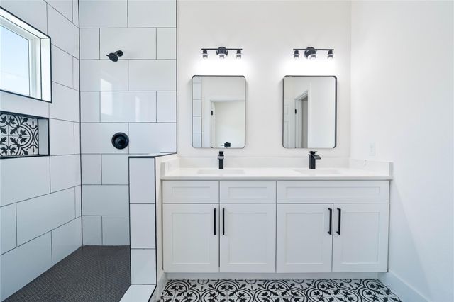 3210 A & B Retta Street, Houston, TX 77026