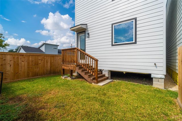 3210 A & B Retta Street, Houston, TX 77026