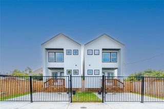 3210 A & B Retta Street, Houston, TX 77026