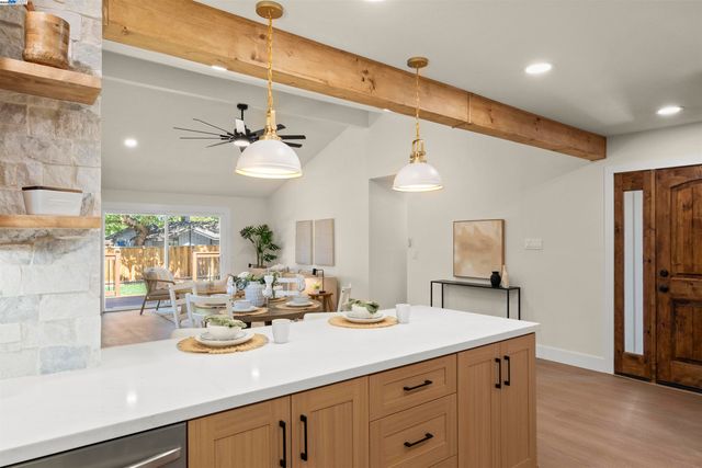 1685 Westchester Pl, Concord, CA 94519