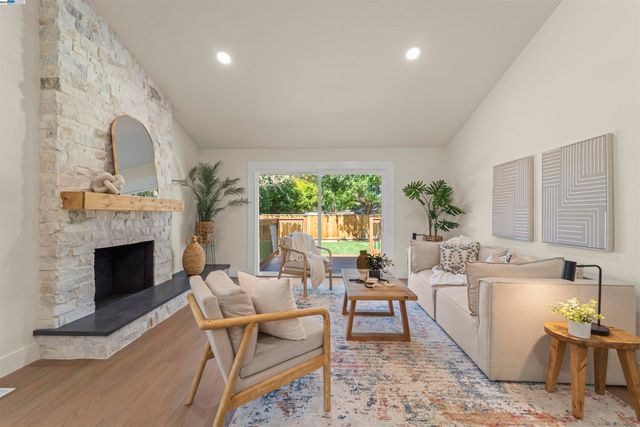 1685 Westchester Pl, Concord, CA 94519