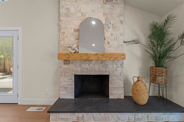 1685 Westchester Pl, Concord, CA 94519