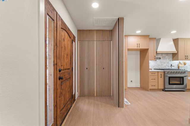 1685 Westchester Pl, Concord, CA 94519
