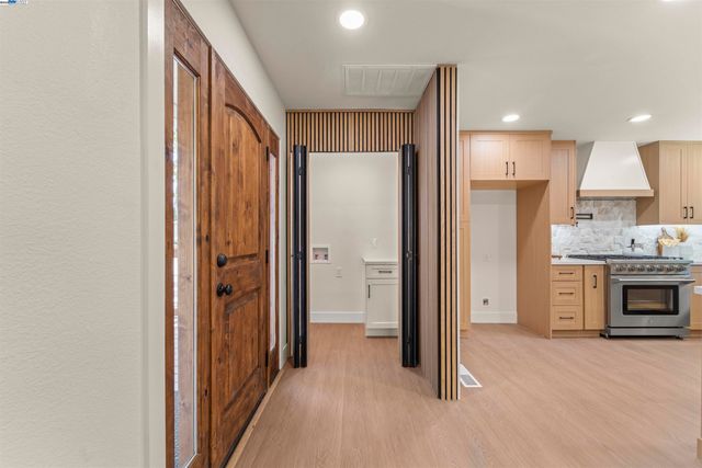 1685 Westchester Pl, Concord, CA 94519
