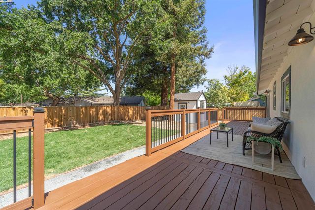 1685 Westchester Pl, Concord, CA 94519