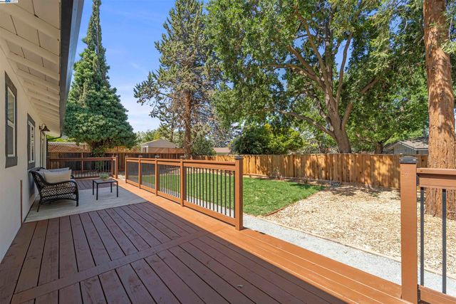 1685 Westchester Pl, Concord, CA 94519
