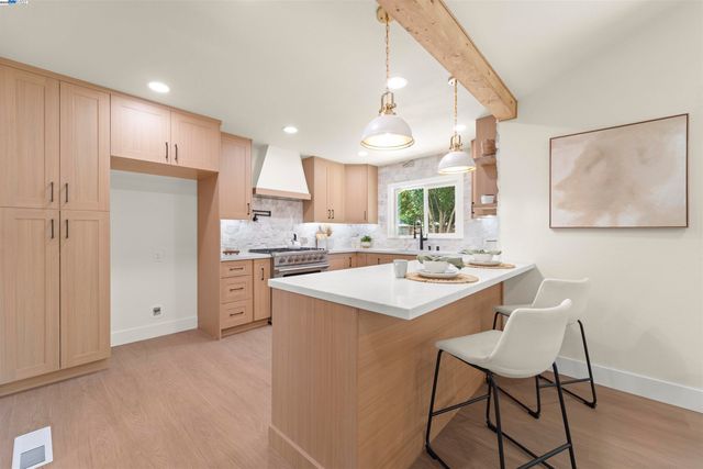 1685 Westchester Pl, Concord, CA 94519