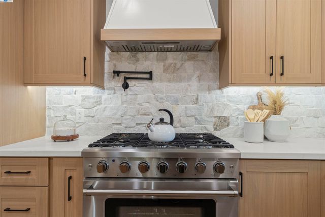 1685 Westchester Pl, Concord, CA 94519