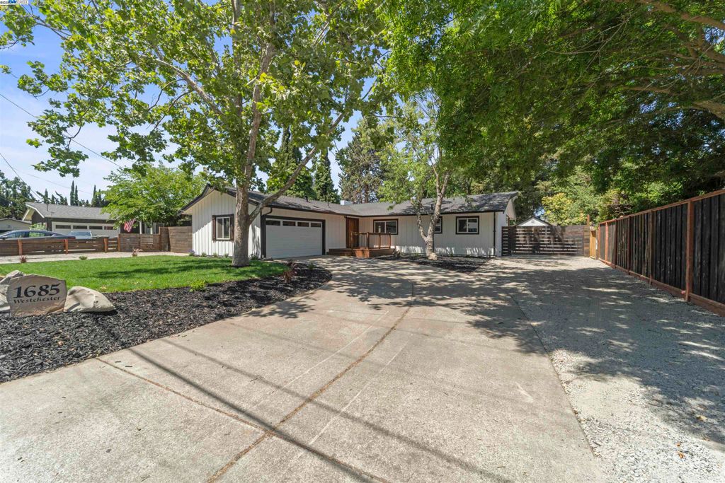 1685 Westchester Pl, Concord, CA 94519
