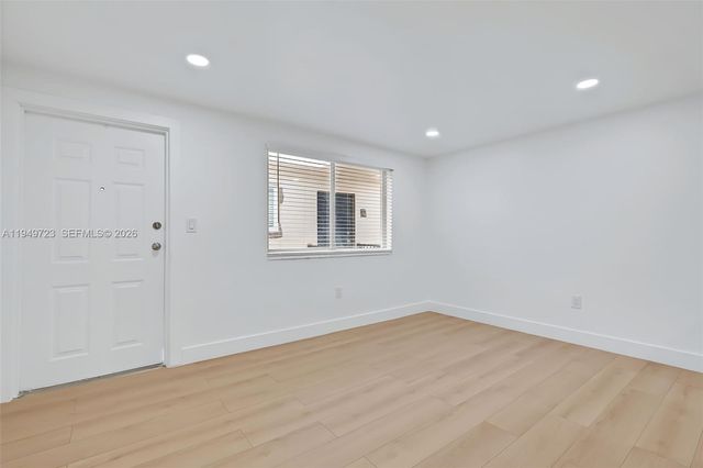 1632 NW 16th Ter 8, Miami, FL 33125