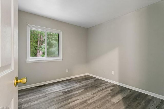 1432 Granada CT, Newport News, VA 23608