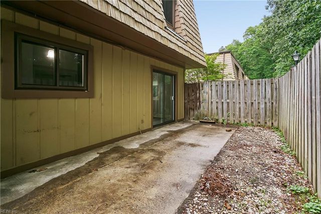 1432 Granada CT, Newport News, VA 23608