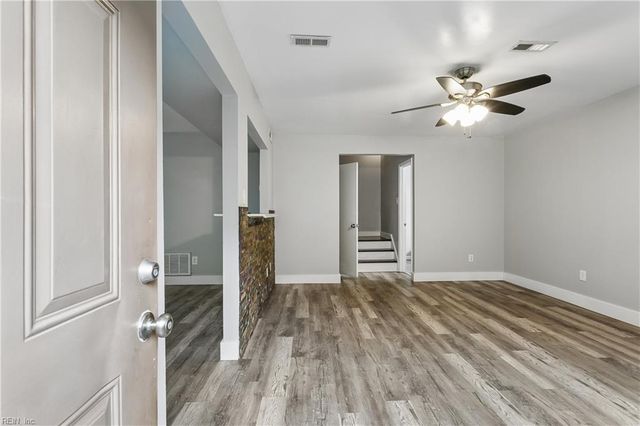 1432 Granada CT, Newport News, VA 23608