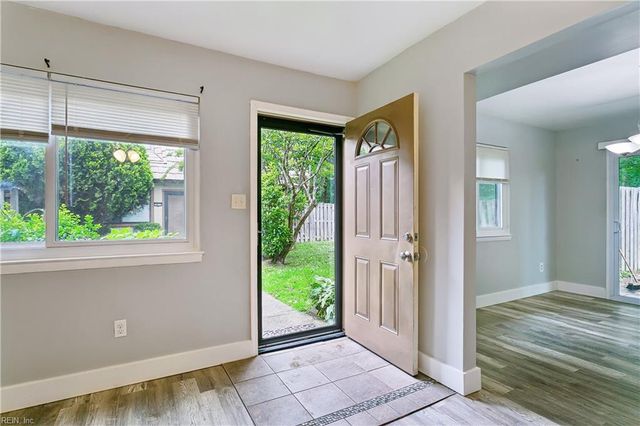 1432 Granada CT, Newport News, VA 23608