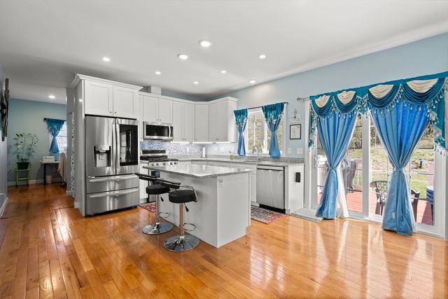 32 Hycrest Rd, Charlton, MA 01507