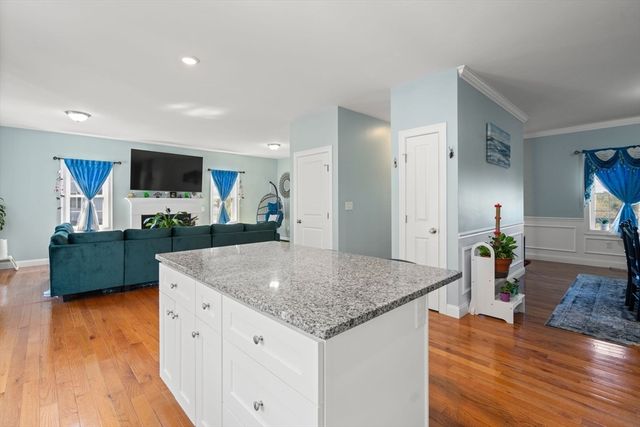32 Hycrest Rd, Charlton, MA 01507