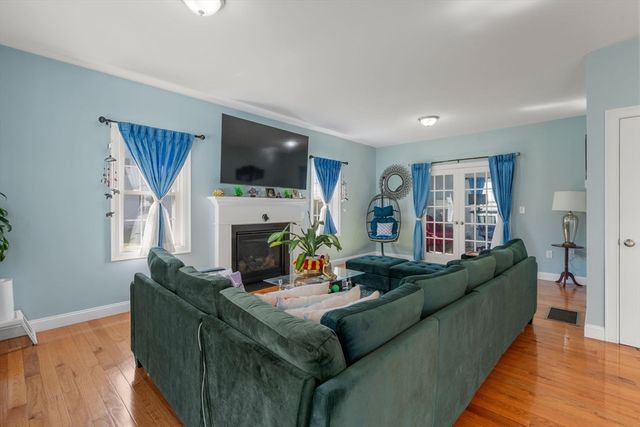 32 Hycrest Rd, Charlton, MA 01507