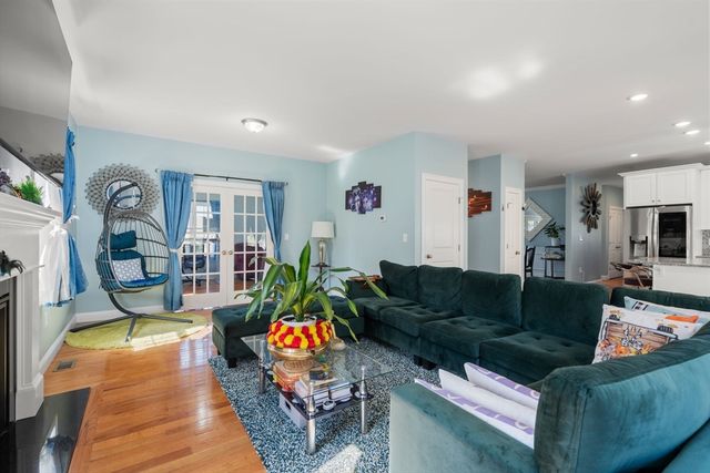 32 Hycrest Rd, Charlton, MA 01507