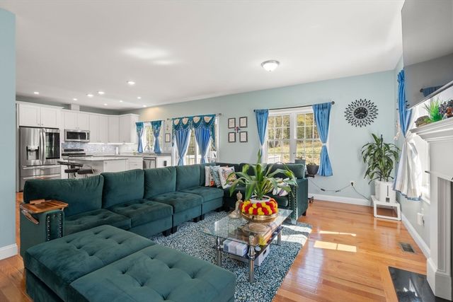 32 Hycrest Rd, Charlton, MA 01507
