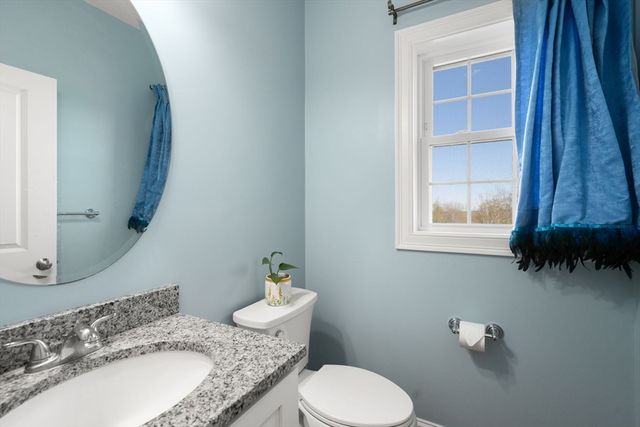 32 Hycrest Rd, Charlton, MA 01507