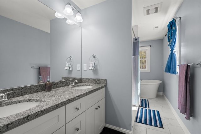 32 Hycrest Rd, Charlton, MA 01507